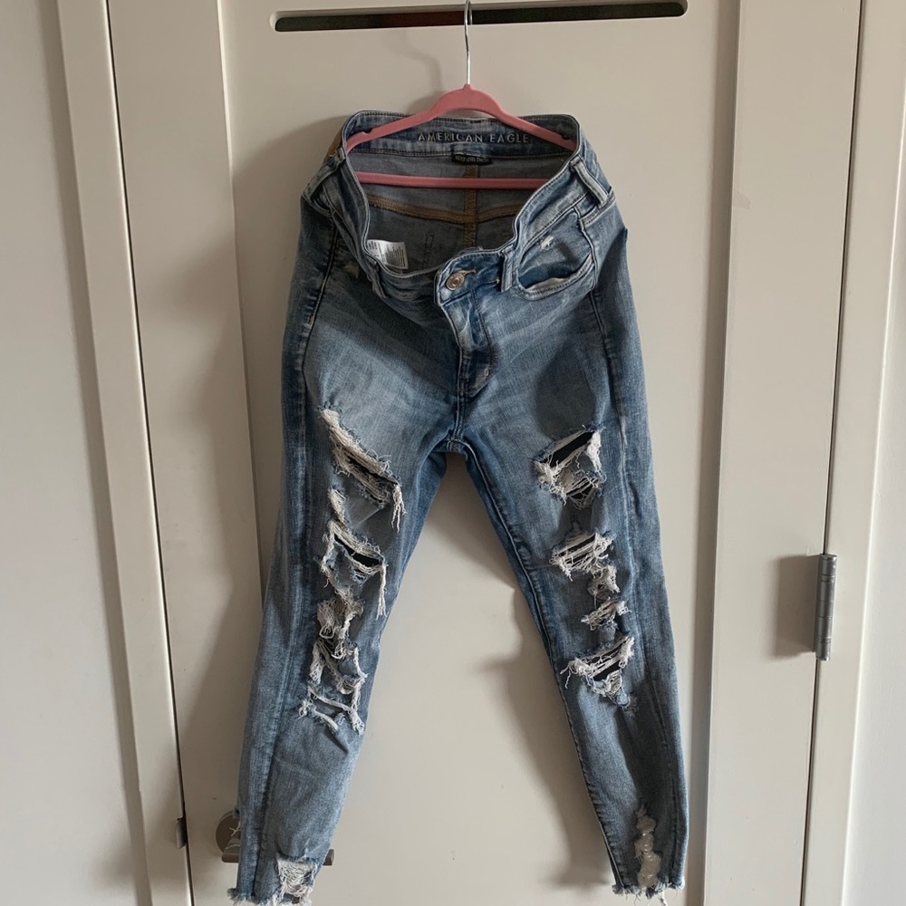 American Eagle ripped jeans size 8